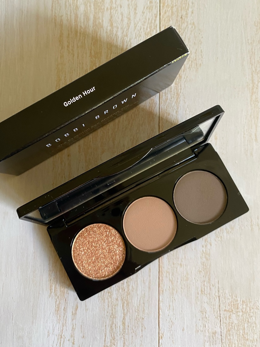 Golden Hour ~ Bobbi Brown The Essential Eye Shadow Trio Palette, Full Size